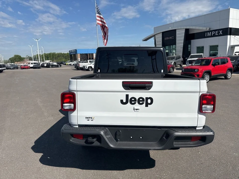 2025 Jeep JT Gladiator - Image 4 of 31
