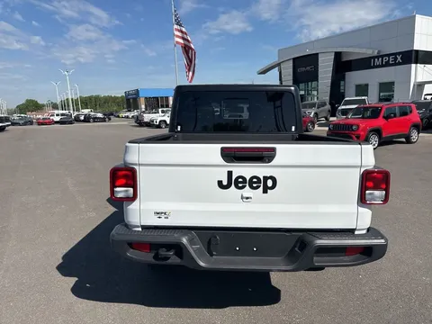 2025 Jeep JT Gladiator - Image 4 of 31