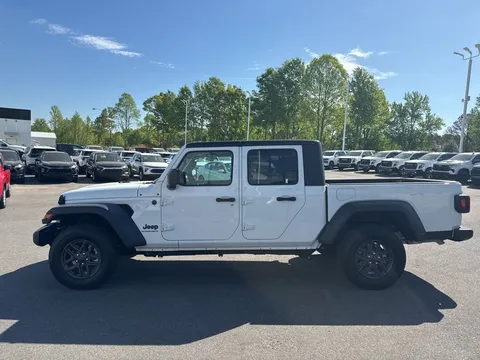 2025 Jeep JT Gladiator - Image 2 of 31
