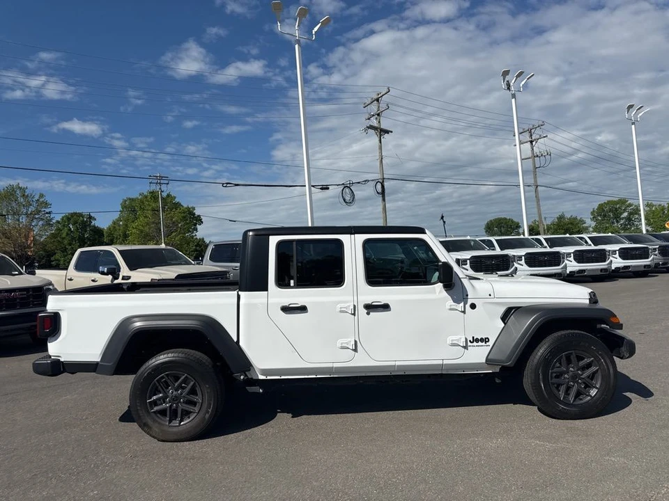 2025 Jeep JT Gladiator - Image 6 of 31
