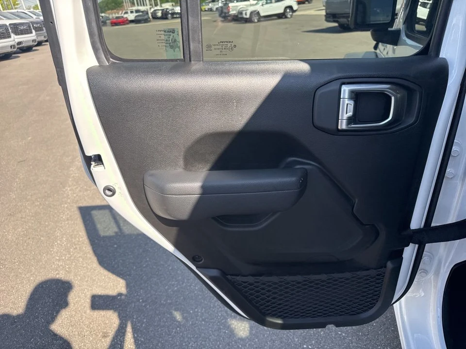 2025 Jeep JT Gladiator - Image 26 of 31