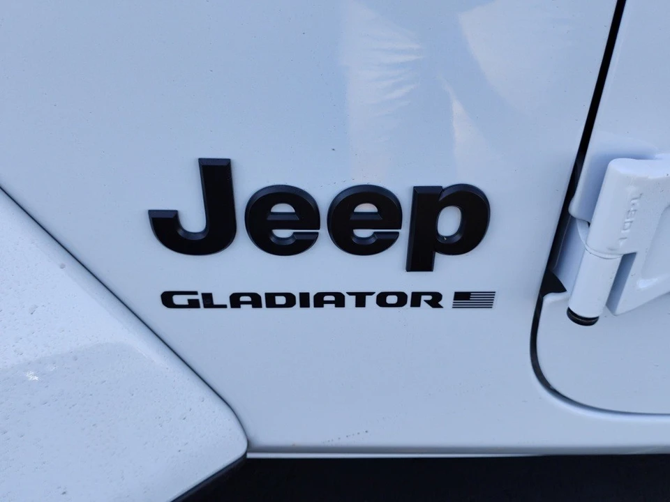 2025 Jeep JT Gladiator - Image 10 of 12
