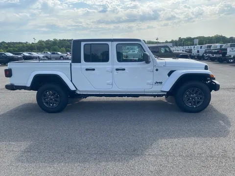 2025 Jeep JT Gladiator - Image 4 of 12