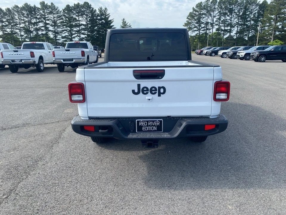 2025 Jeep JT Gladiator - Image 6 of 12