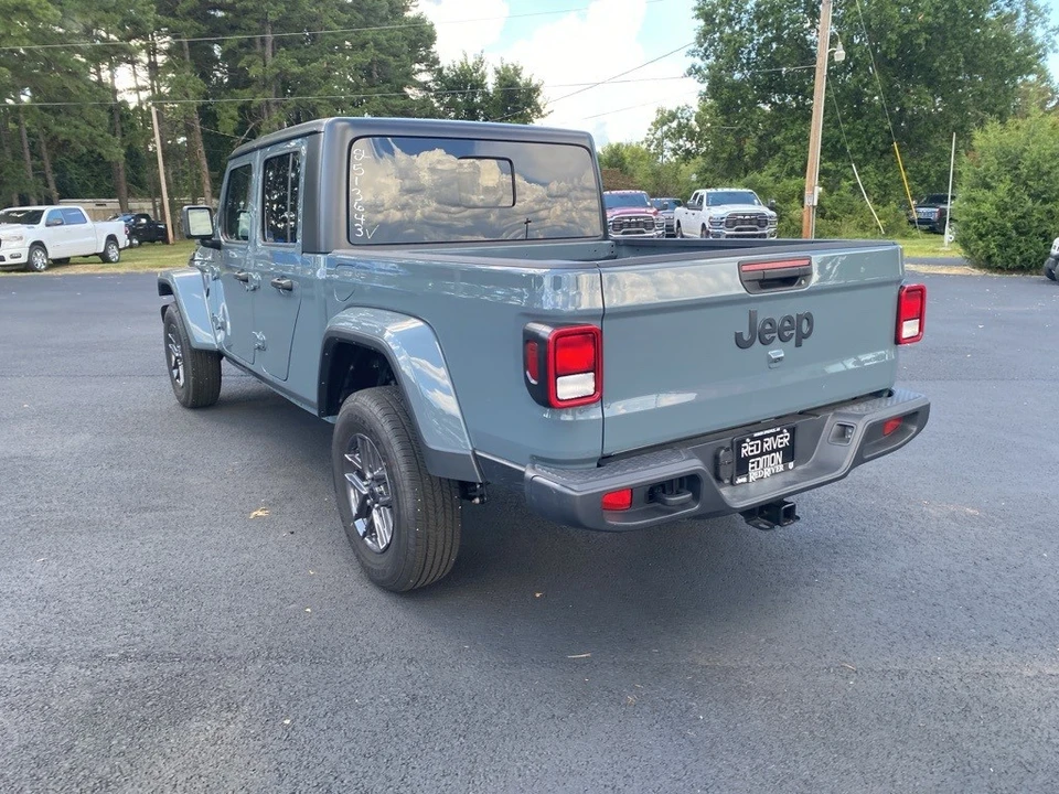 2025 Jeep JT Gladiator - Image 7 of 12