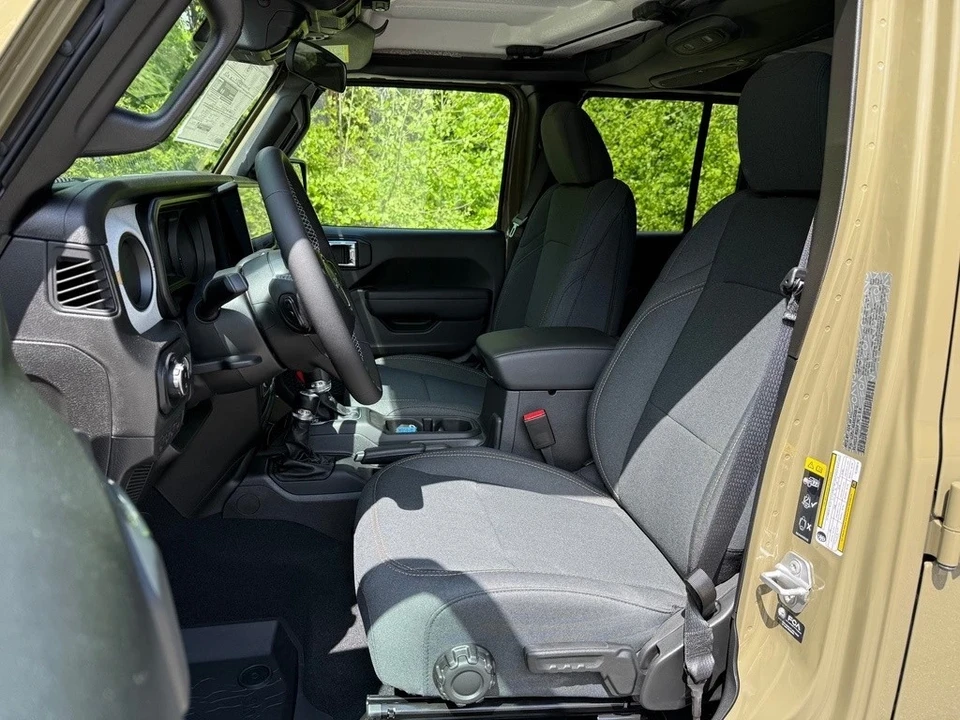 2025 Jeep JT Gladiator - Image 13 of 21