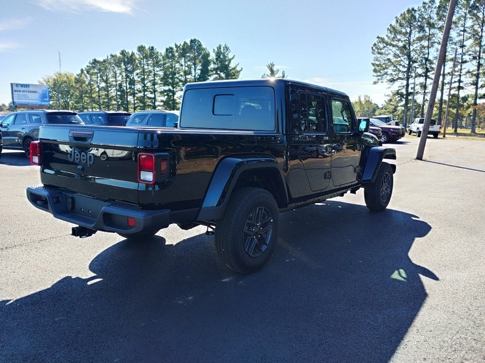 2025 Jeep JT Gladiator - Image 5 of 12