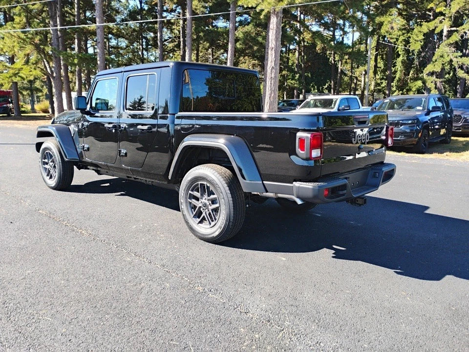 2025 Jeep JT Gladiator - Image 7 of 12