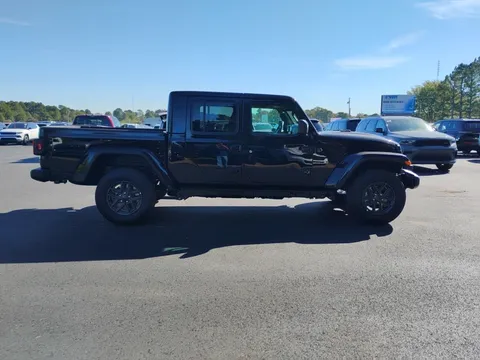 2025 Jeep JT Gladiator - Image 4 of 12