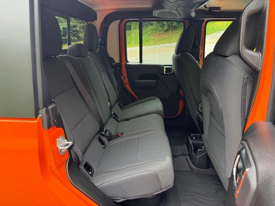 2025 Jeep JT Gladiator - Image 18 of 21