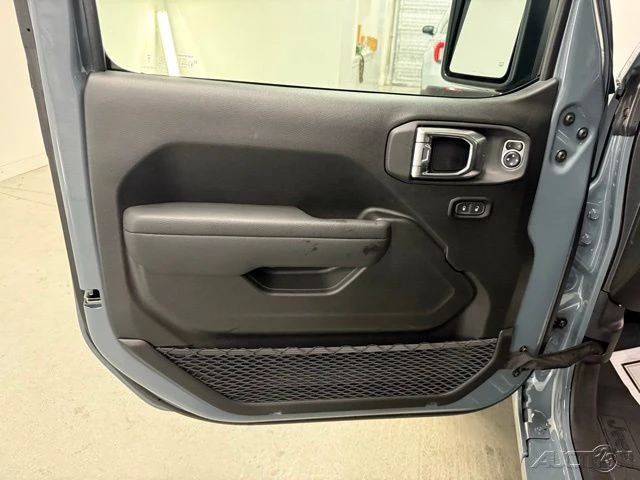 2025 Jeep JT Gladiator - Image 12 of 12