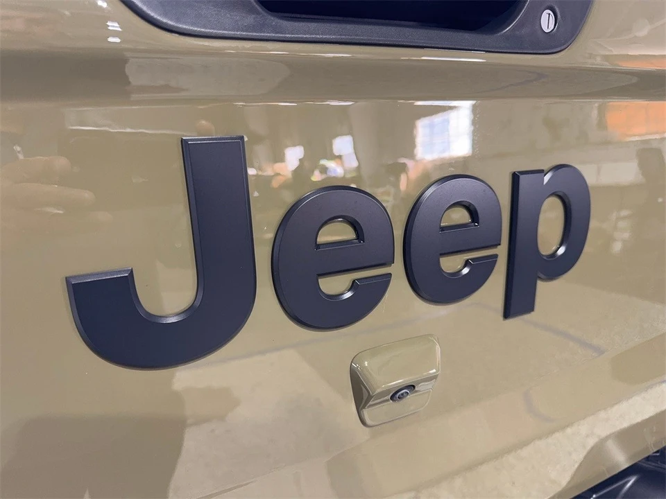 2025 Jeep JT Gladiator - Image 21 of 21