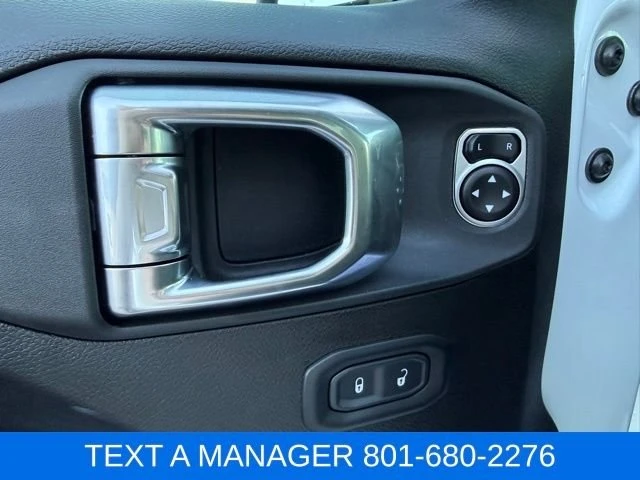 2025 Jeep JT Gladiator - Image 13 of 20