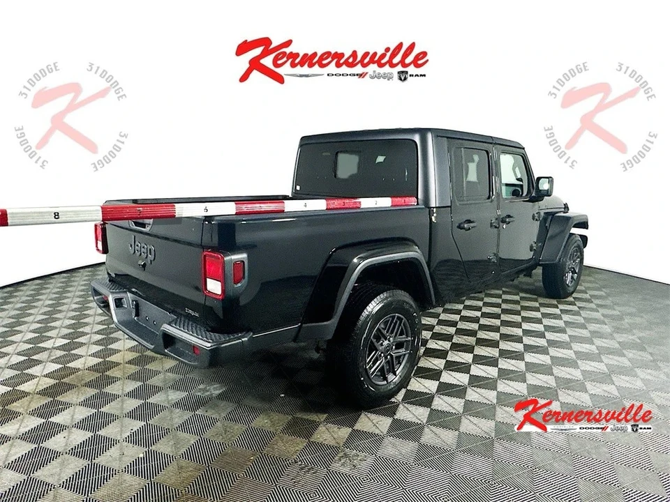 2025 Jeep JT Gladiator - Image 7 of 12