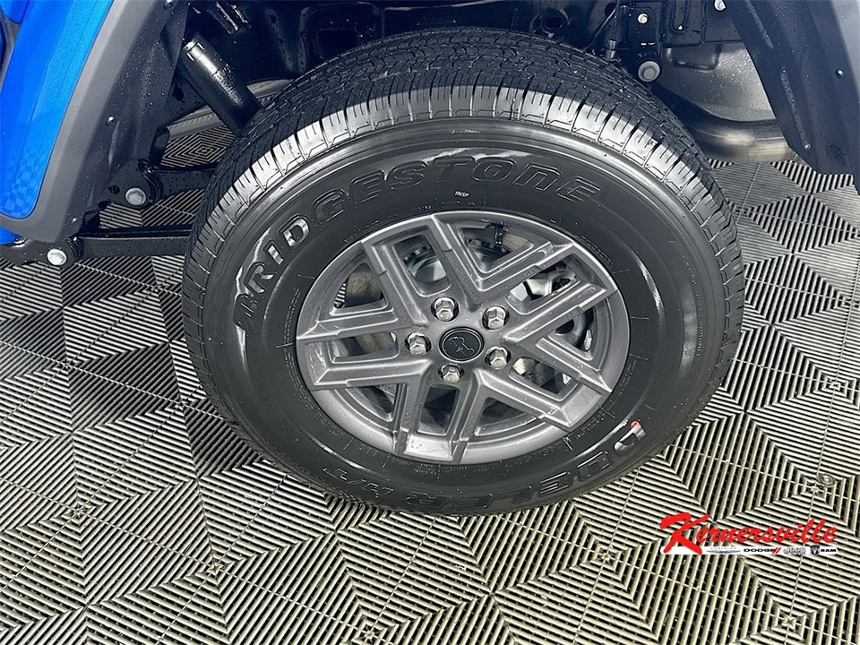 2025 Jeep JT Gladiator - Image 16 of 20