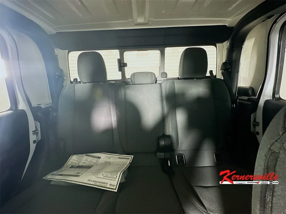 2025 Jeep JT Gladiator - Image 10 of 21