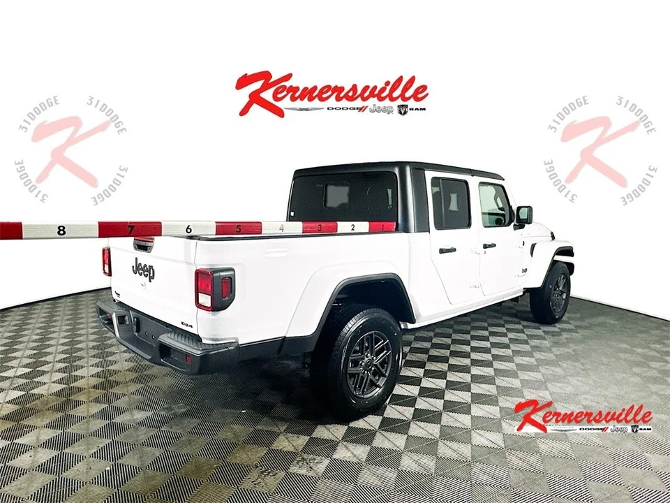 2025 Jeep JT Gladiator - Image 7 of 20