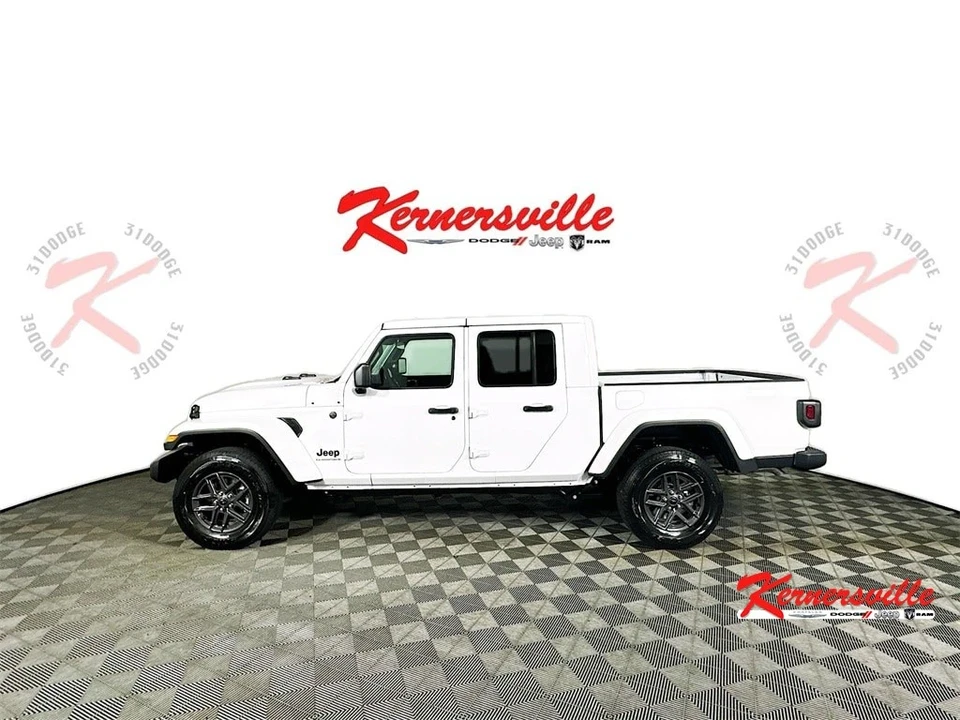 2025 Jeep JT Gladiator - Image 4 of 12