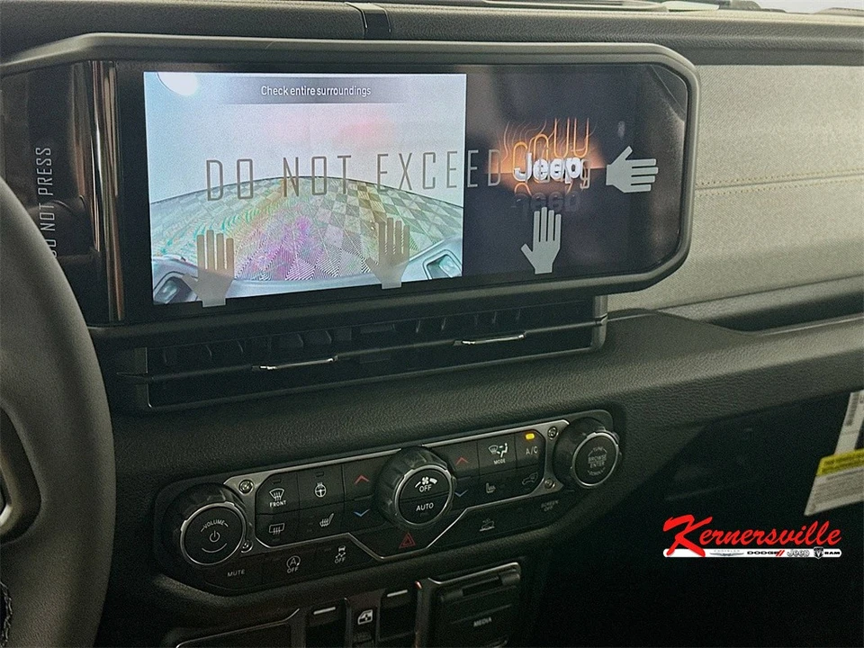 2025 Jeep JT Gladiator - Image 15 of 21