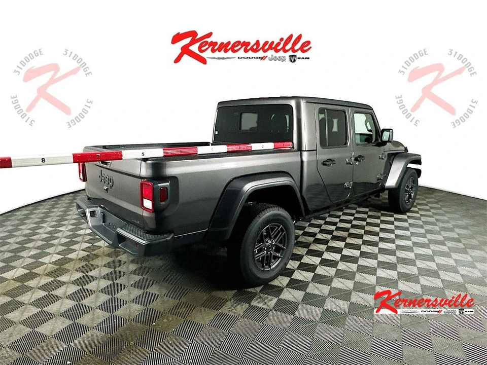 2025 Jeep JT Gladiator - Image 7 of 12