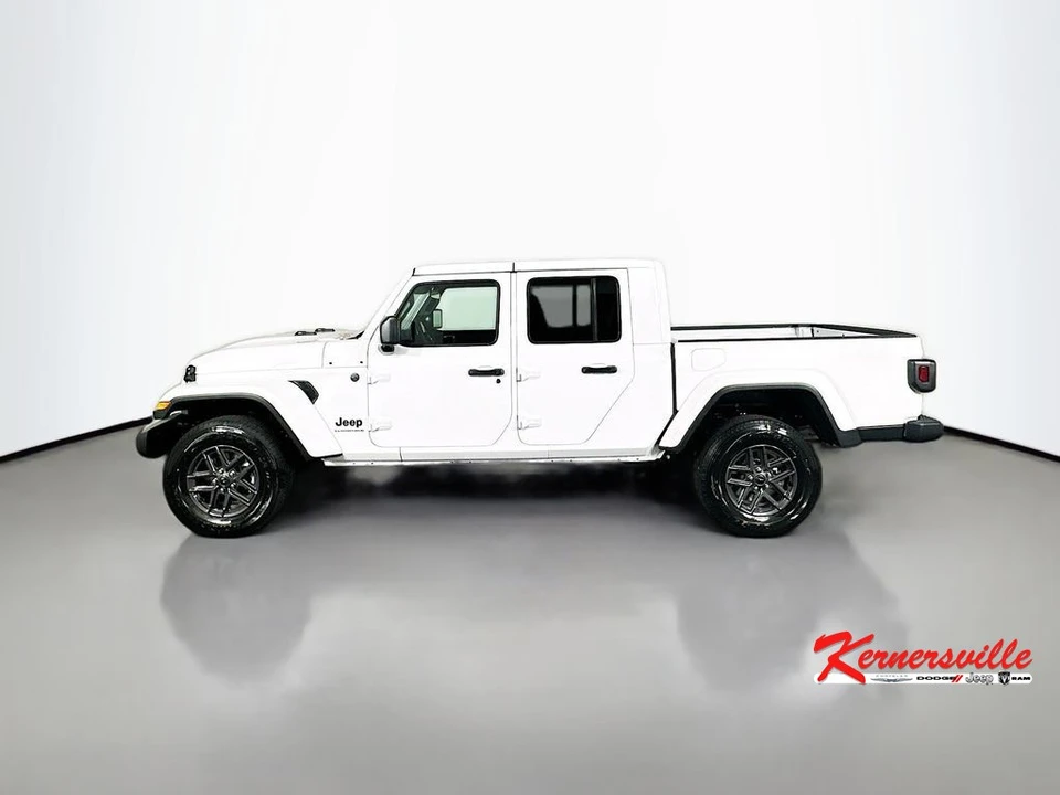 2025 Jeep JT Gladiator - Image 4 of 12