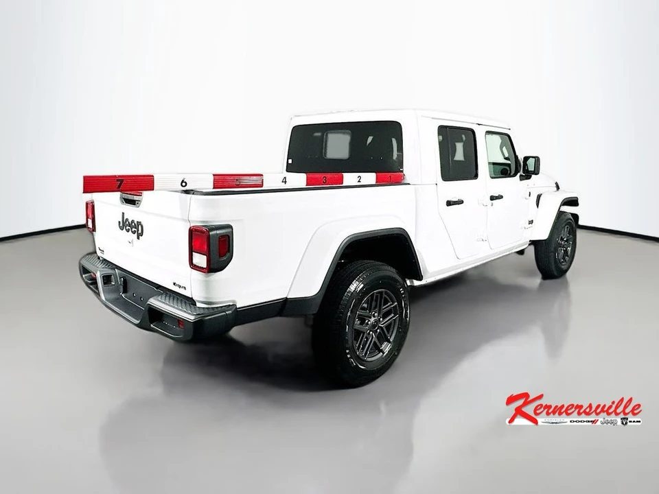 2025 Jeep JT Gladiator - Image 7 of 12
