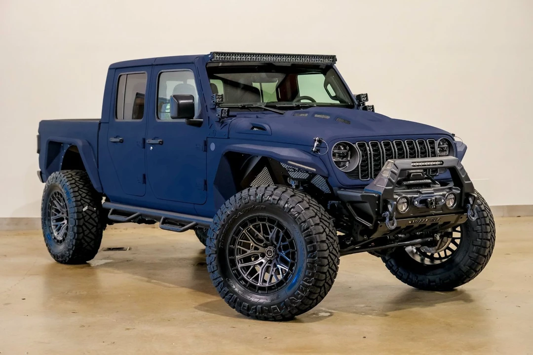 2025 Jeep JT Gladiator - Image 11 of 12