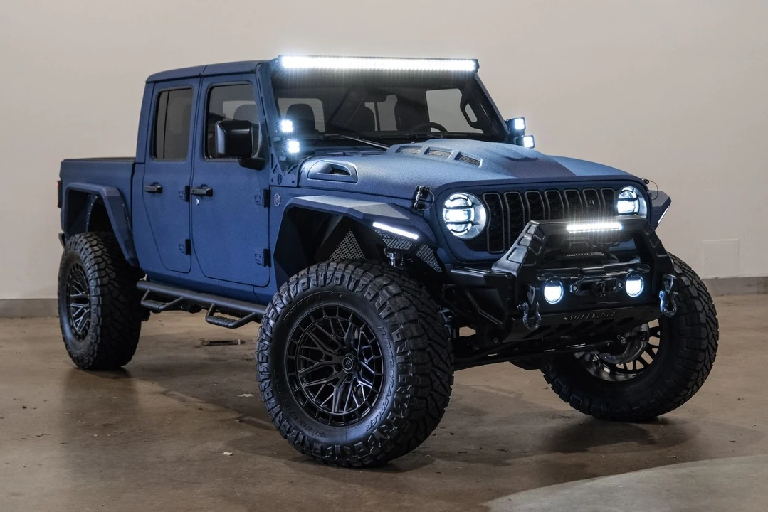 2025 Jeep JT Gladiator - Image 5 of 12