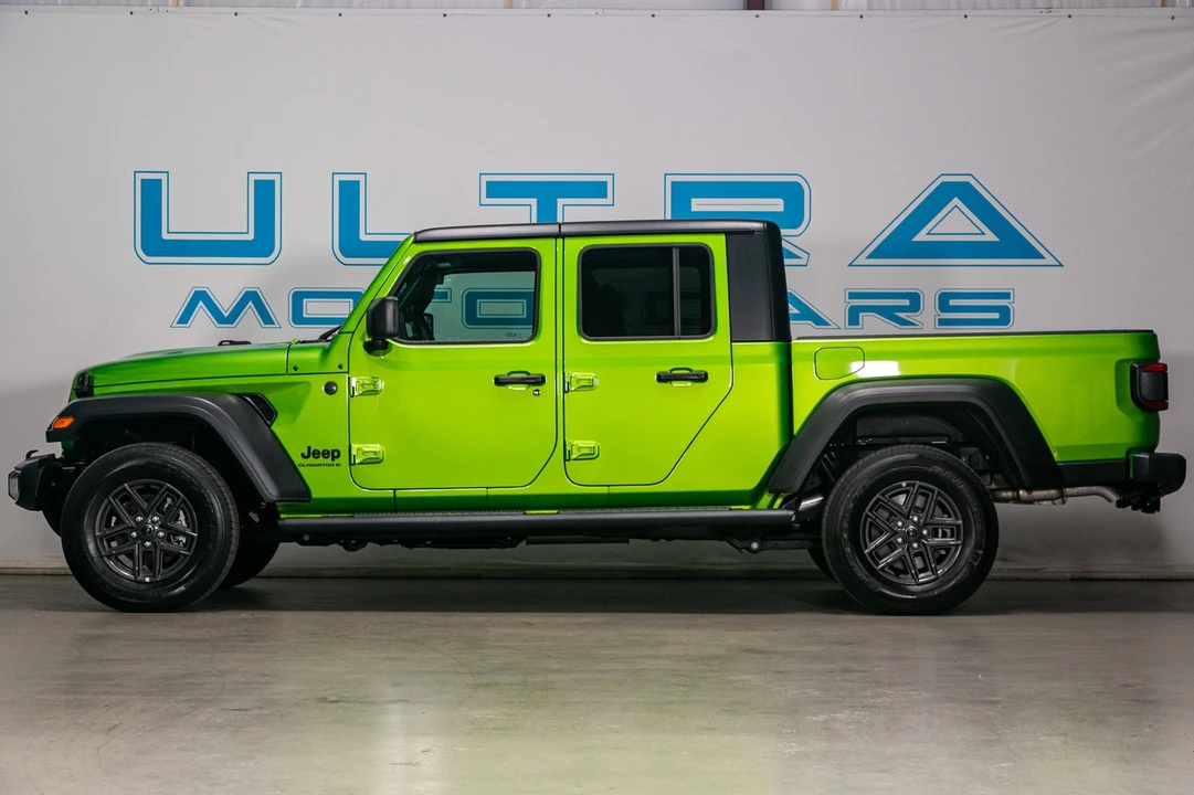 2025 Jeep JT Gladiator - Image 13 of 21