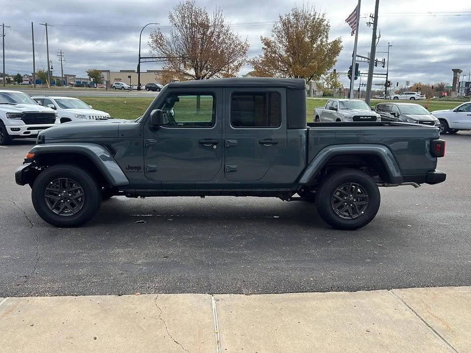 2025 Jeep JT Gladiator - Image 3 of 18