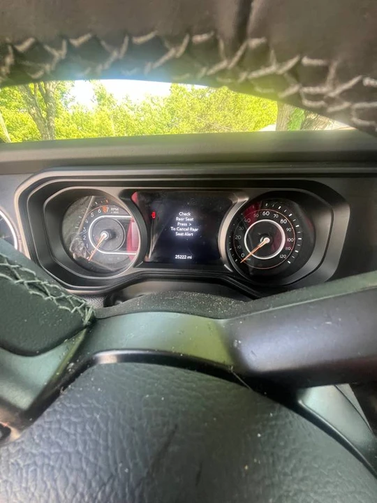 2025 Jeep JT Gladiator - Image 7 of 17