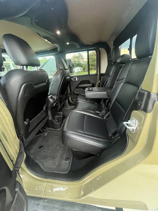 2025 Jeep JT Gladiator - Image 9 of 17