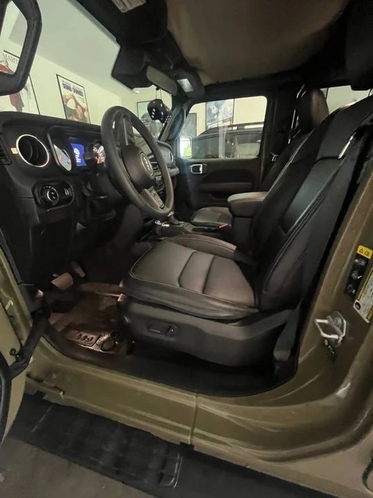 2025 Jeep JT Gladiator - Image 12 of 17