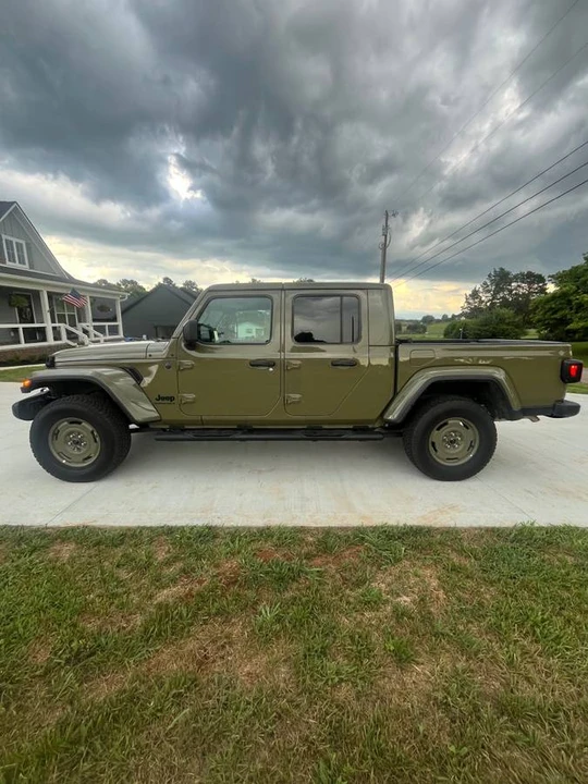 2025 Jeep JT Gladiator - Image 5 of 17