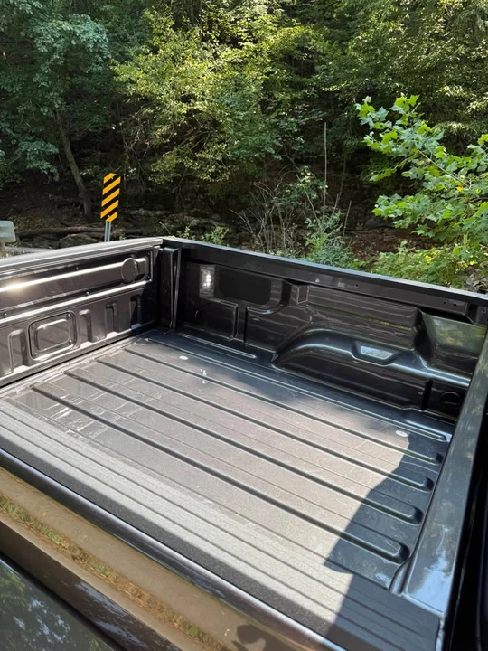 2025 Jeep JT Gladiator - Image 14 of 19