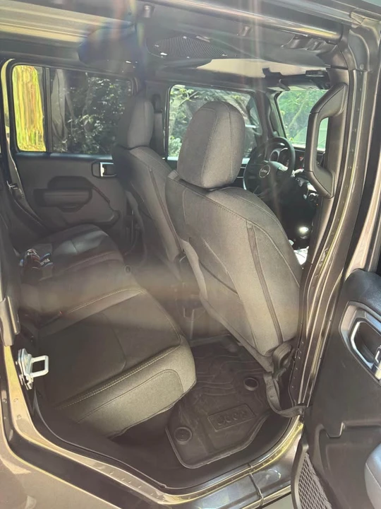 2025 Jeep JT Gladiator - Image 15 of 19