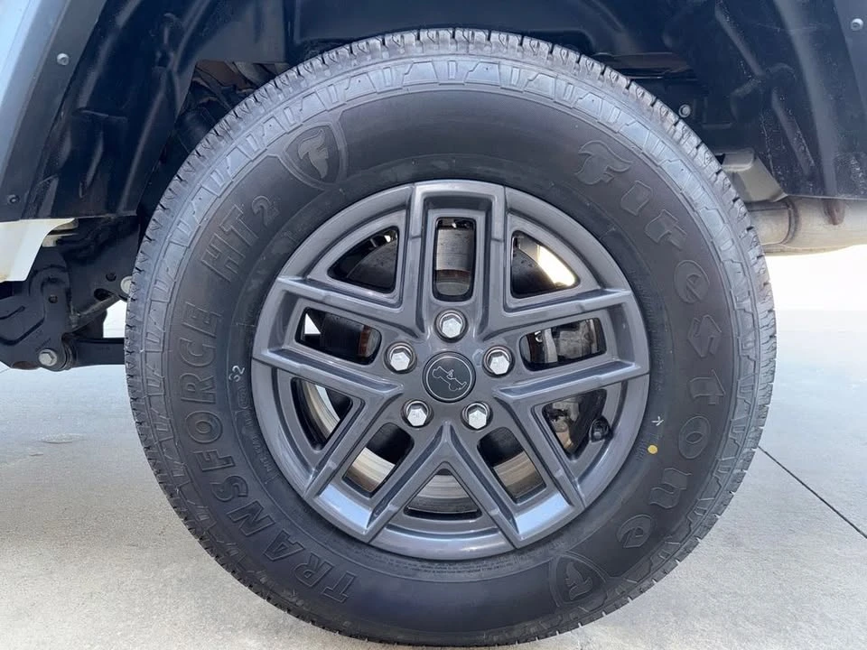 2025 Jeep JT Gladiator - Image 13 of 20