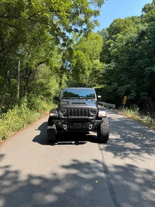 2025 Jeep JT Gladiator - Image 3 of 19