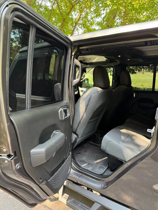 2025 Jeep JT Gladiator - Image 10 of 19