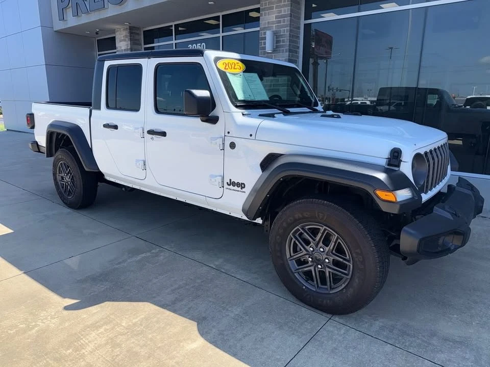 2025 Jeep JT Gladiator - Image 2 of 20