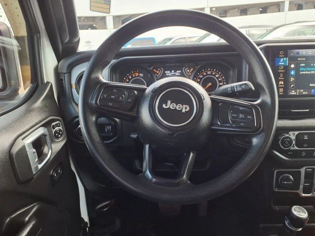 2025 Jeep JT Gladiator - Image 15 of 20