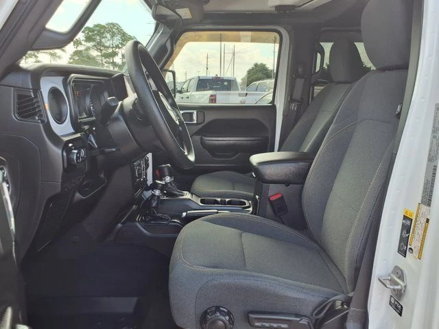 2025 Jeep JT Gladiator - Image 20 of 20