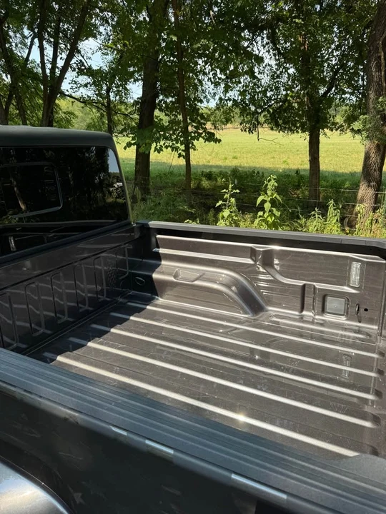 2025 Jeep JT Gladiator - Image 19 of 19
