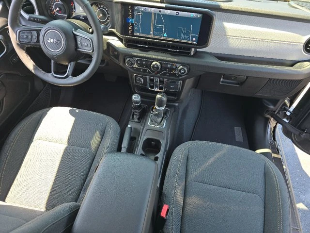 2025 Jeep JT Gladiator - Image 16 of 20