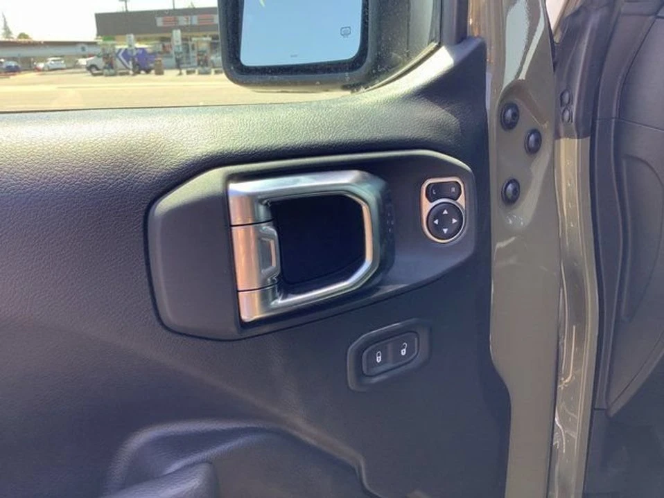 2025 Jeep JT Gladiator - Image 9 of 9