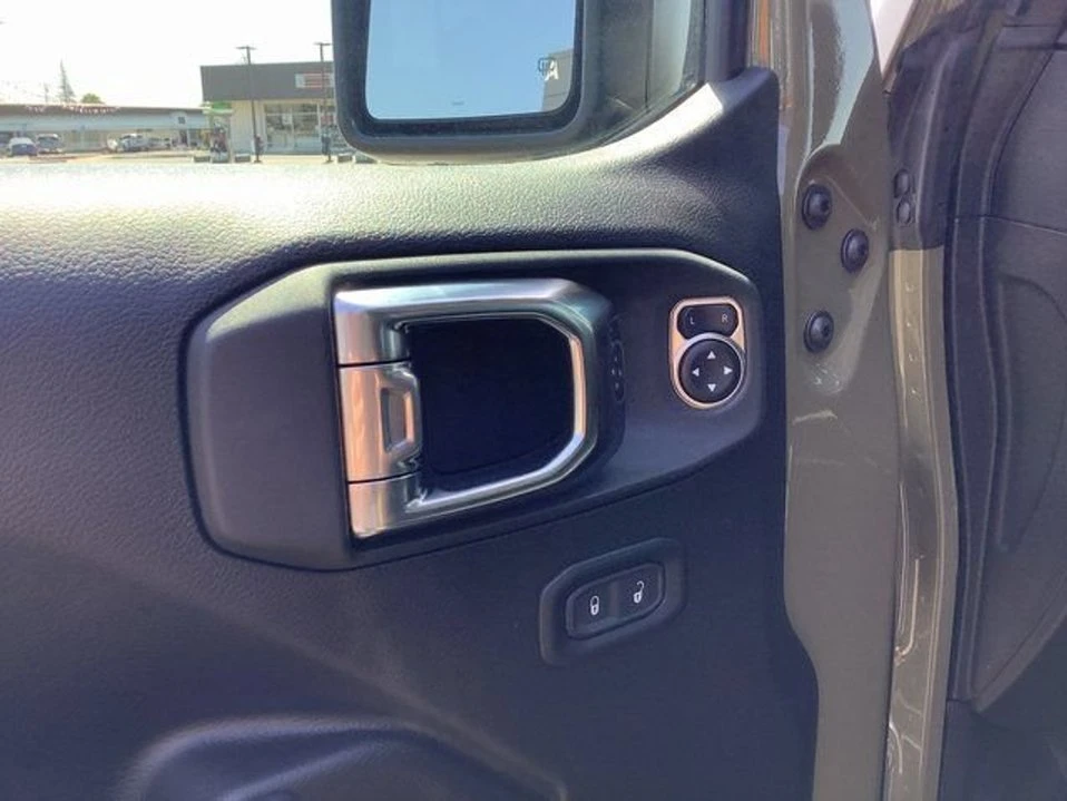 2025 Jeep JT Gladiator - Image 9 of 9