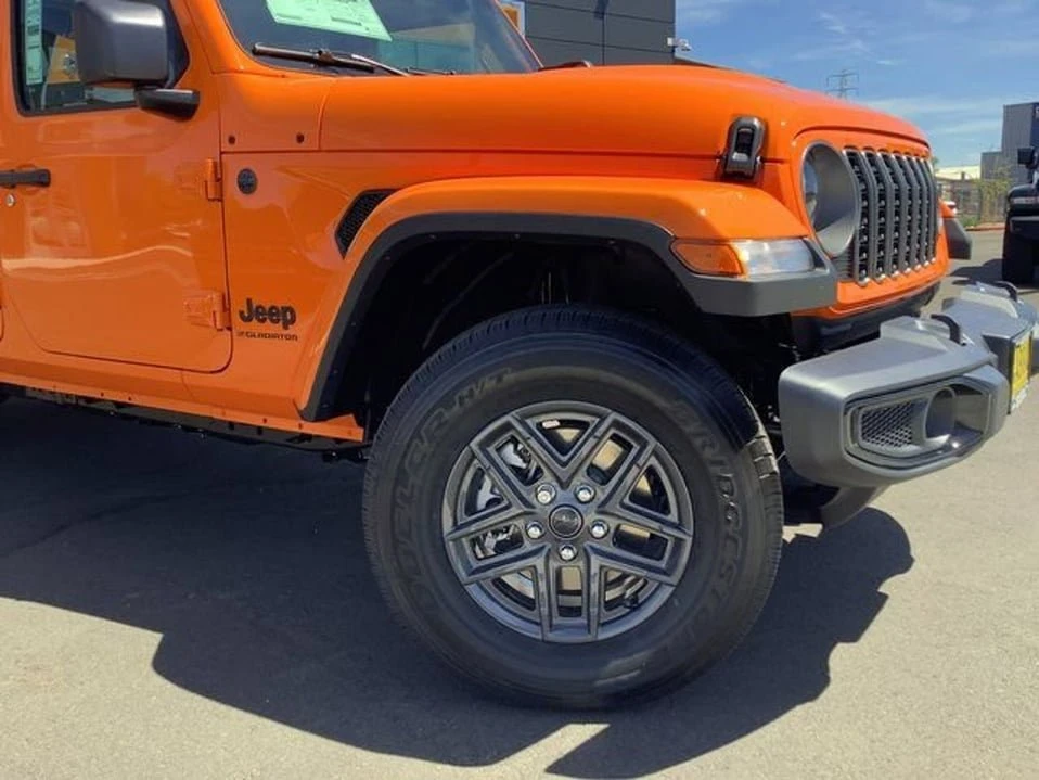 2025 Jeep JT Gladiator - Image 3 of 9