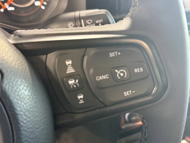 2025 Jeep JT Gladiator - Image 18 of 20