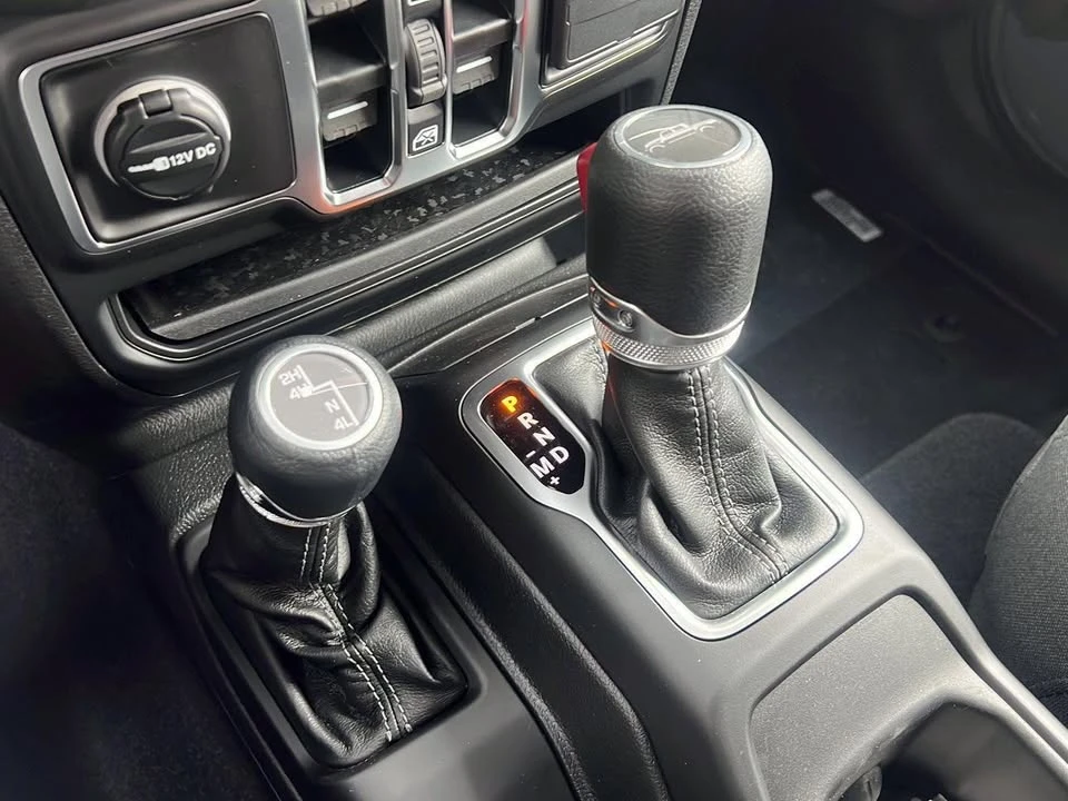 2025 Jeep JT Gladiator - Image 18 of 20