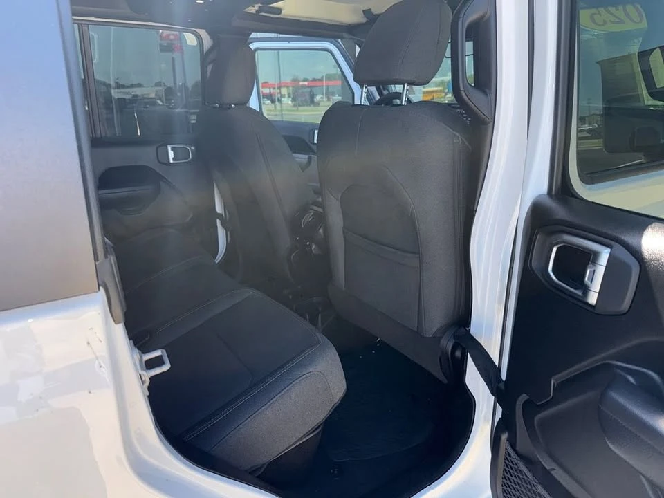2025 Jeep JT Gladiator - Image 18 of 20